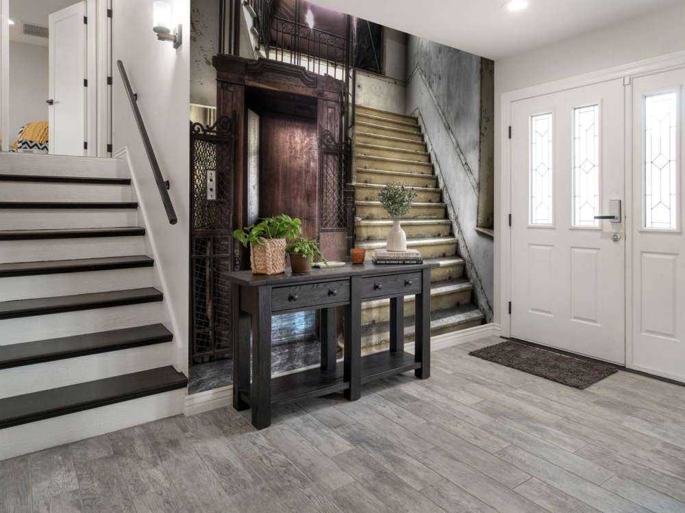 Abandoned wooden cage lift