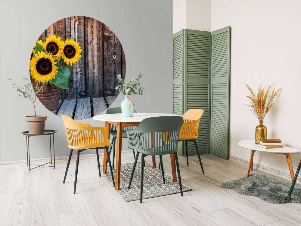 Vase with sunflowers