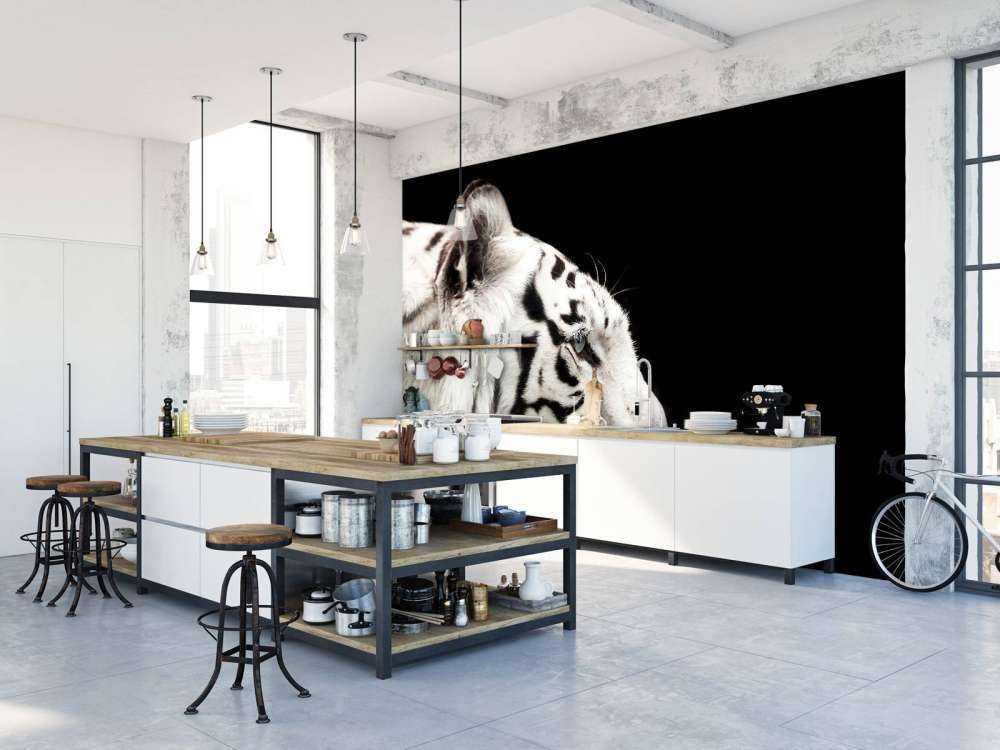 Witte tijger op zwarte achtergrond