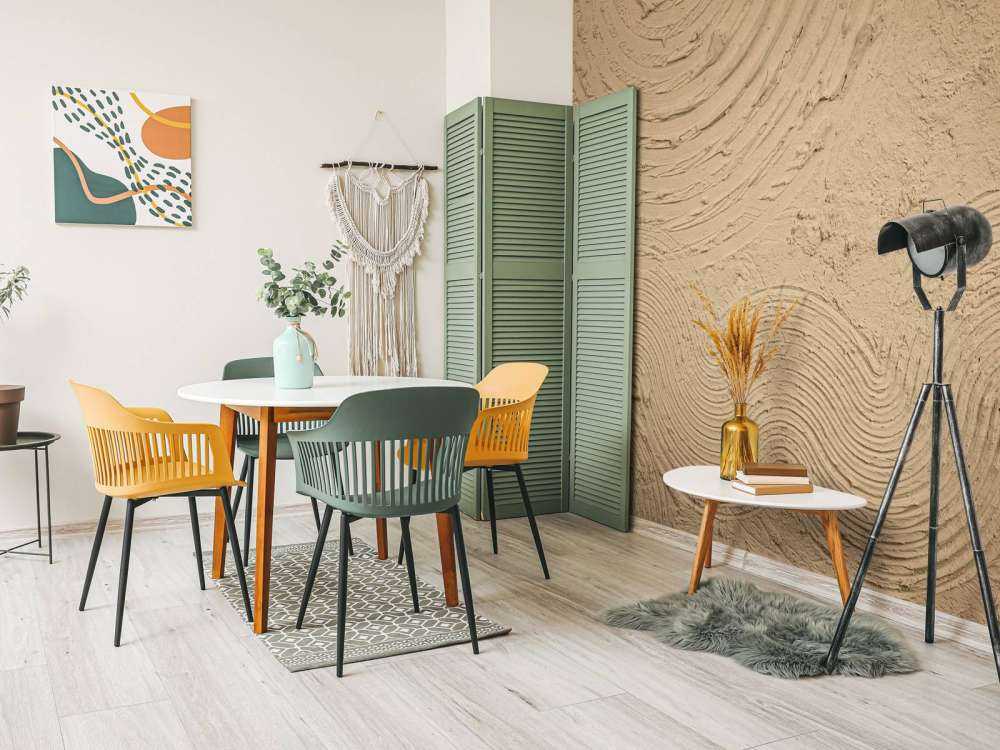 Organic shapes and lines in gold brown