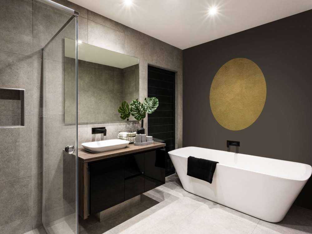 Wall in ochre yellow