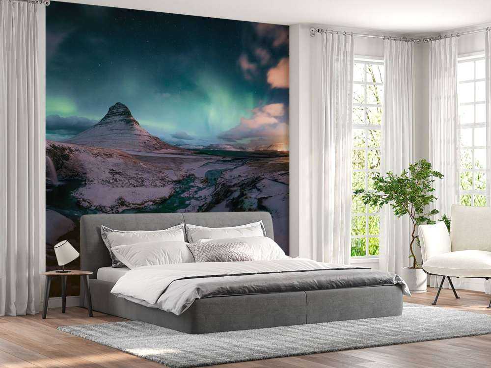 Kirkjufell with northern lights