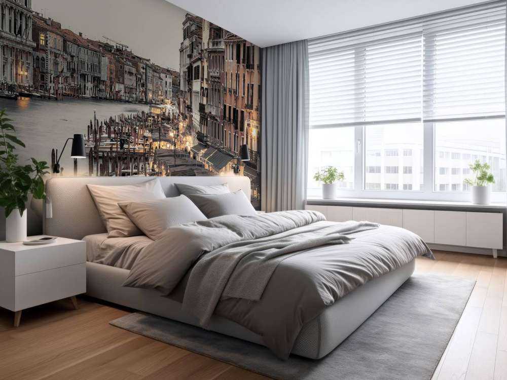 The big canal at night