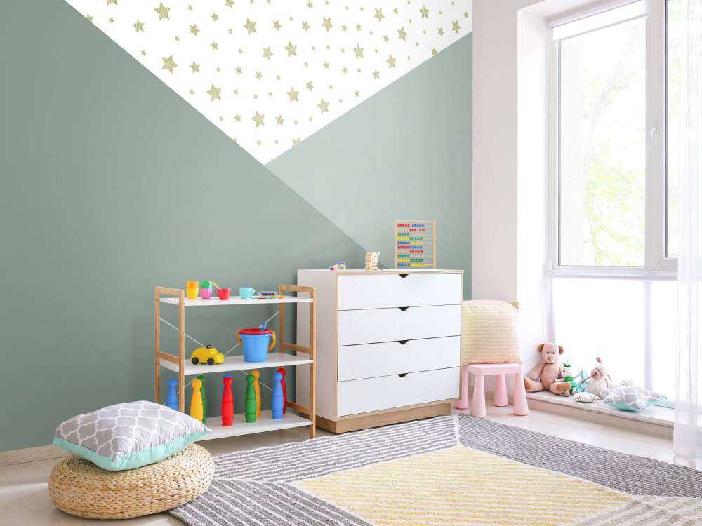 Green triangles with stars