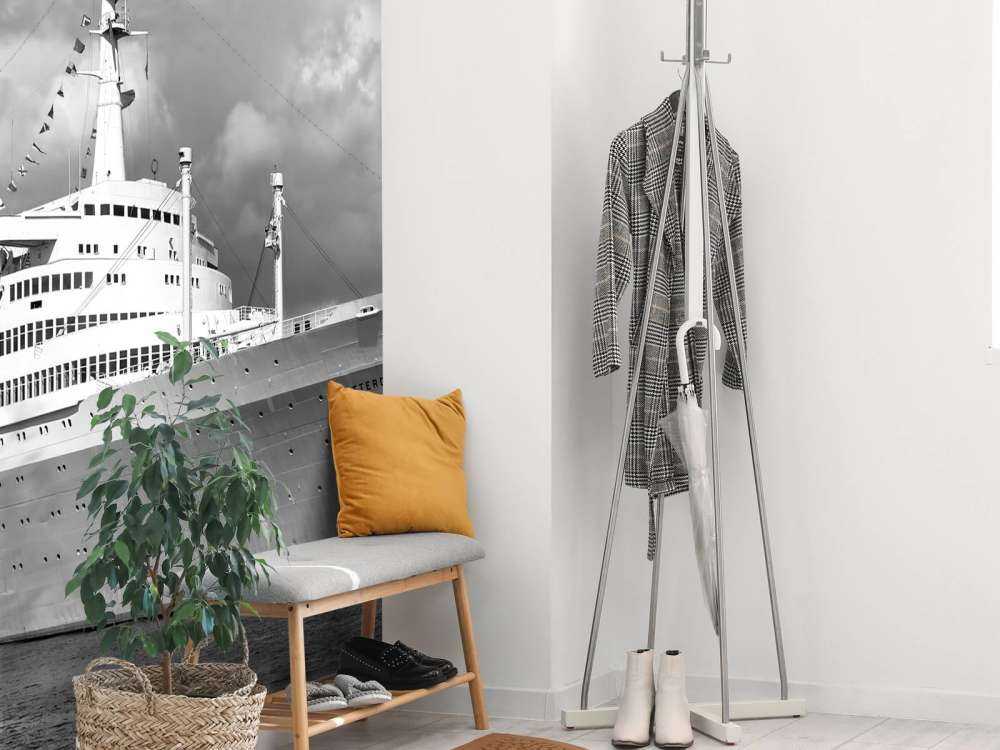 Timeless ocean classic in black and white