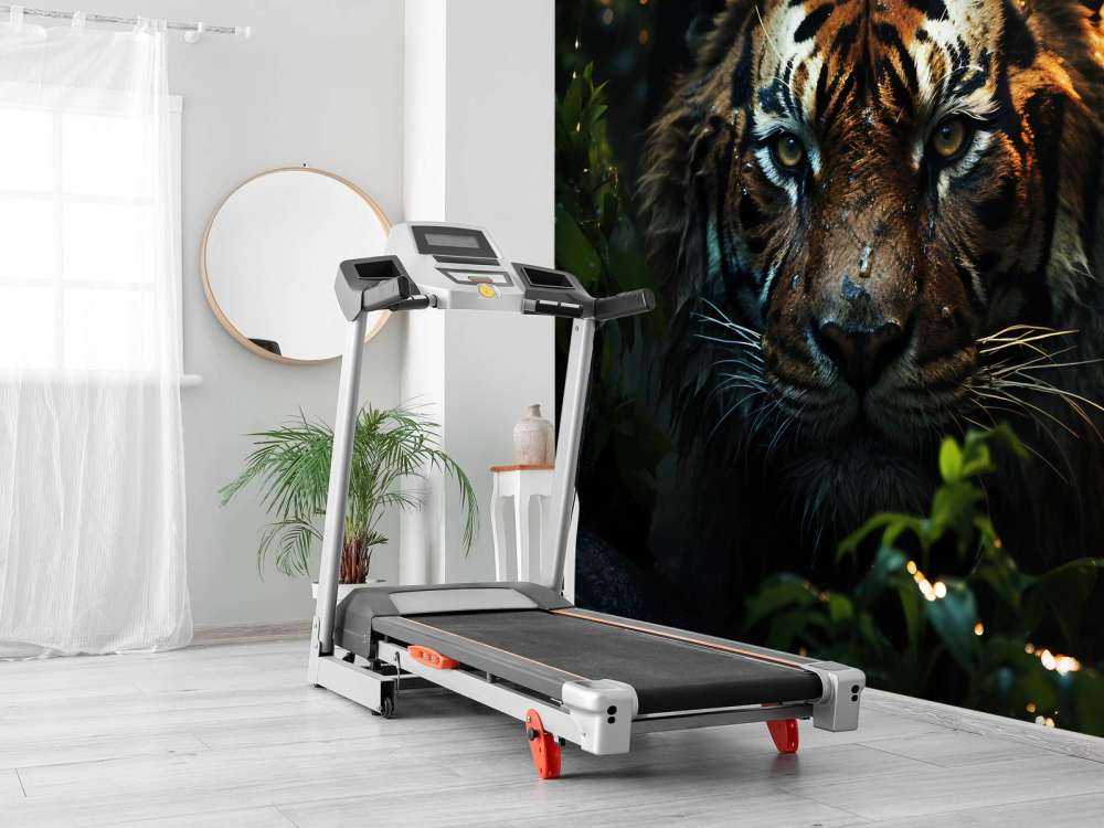 Big Tiger is watching you