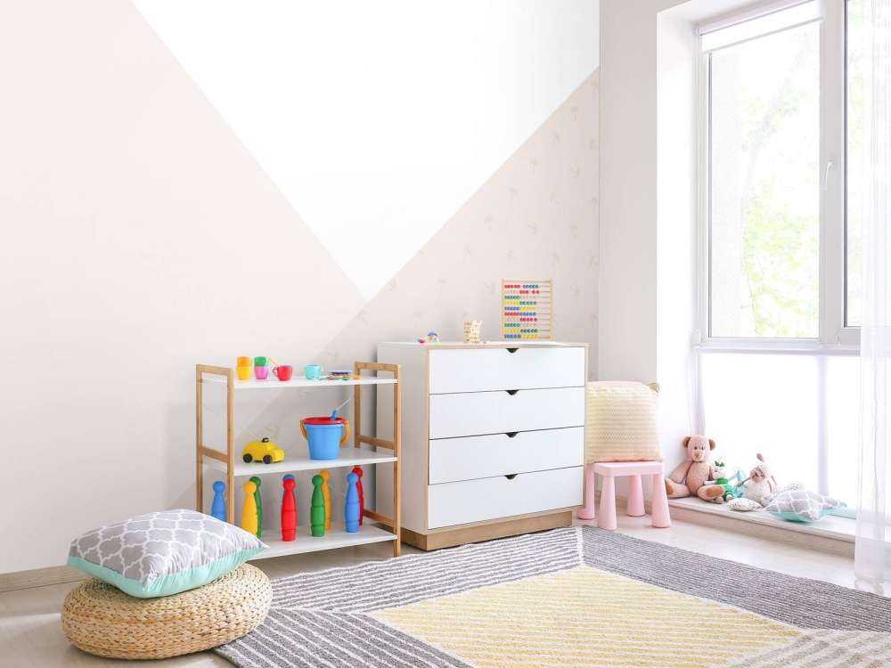 Pink triangles with palm trees