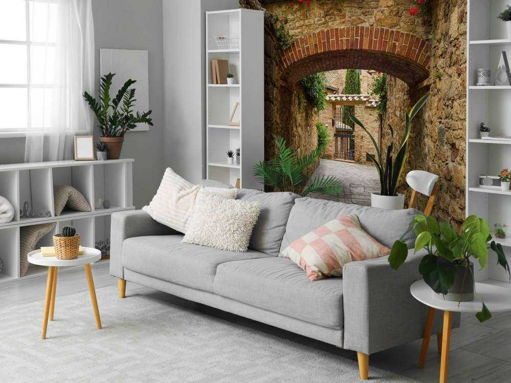 Little arch with red flowers