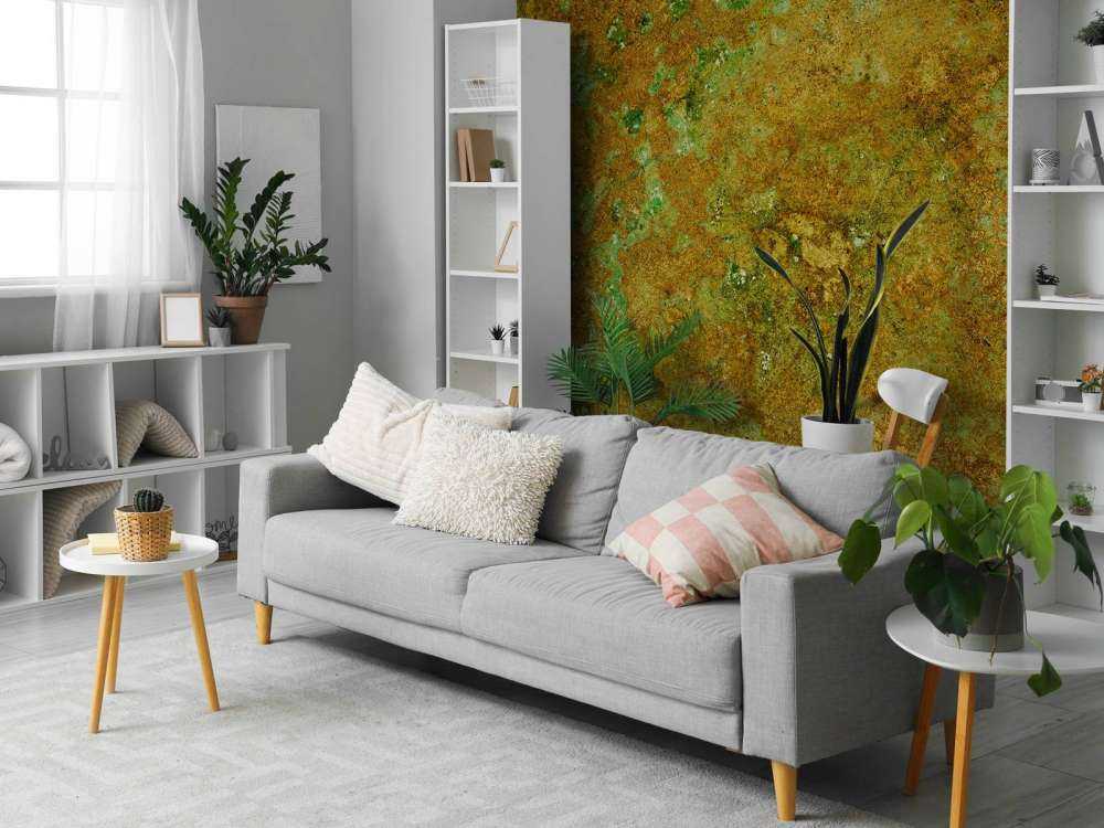 Structure coloured in gold