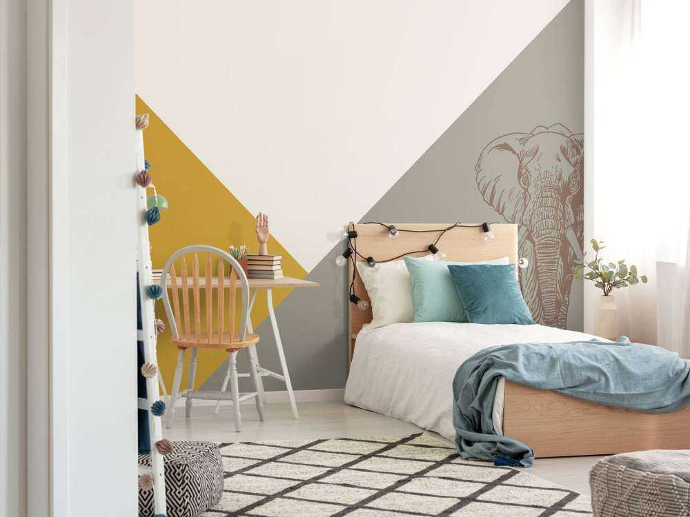 Triangles in ochre yellow and green with elephant