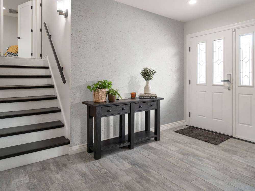 Concrete structure with fine stones