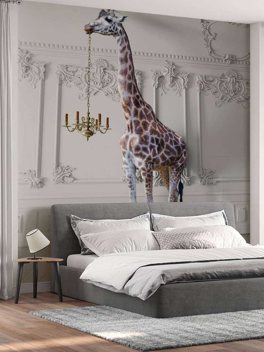 Giraffe with candlestick