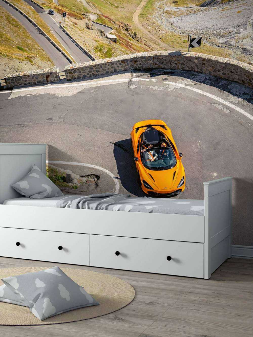 McLaren on Stelviopas - color