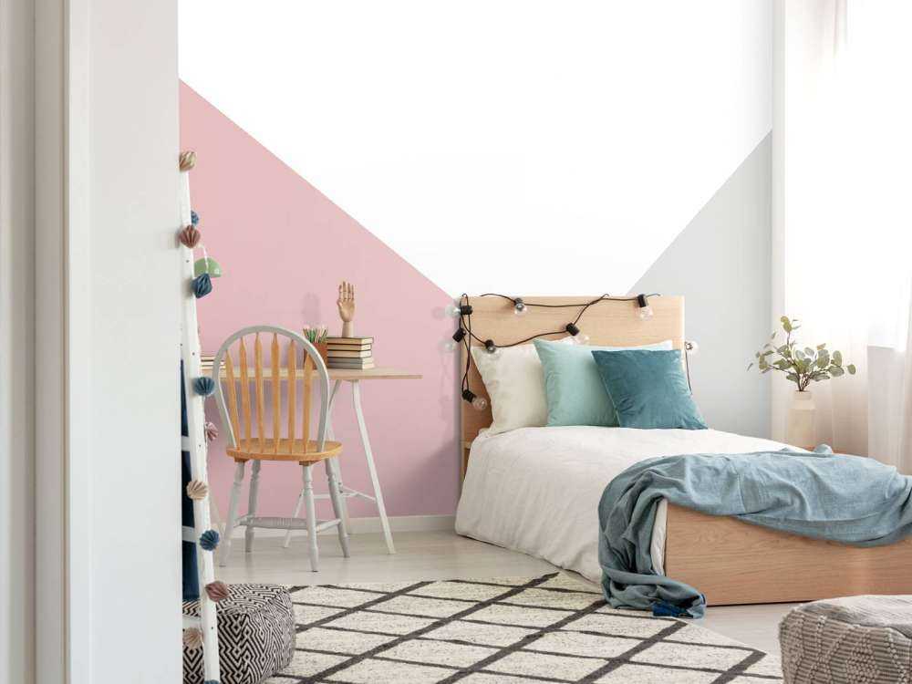 Pink and grey triangles