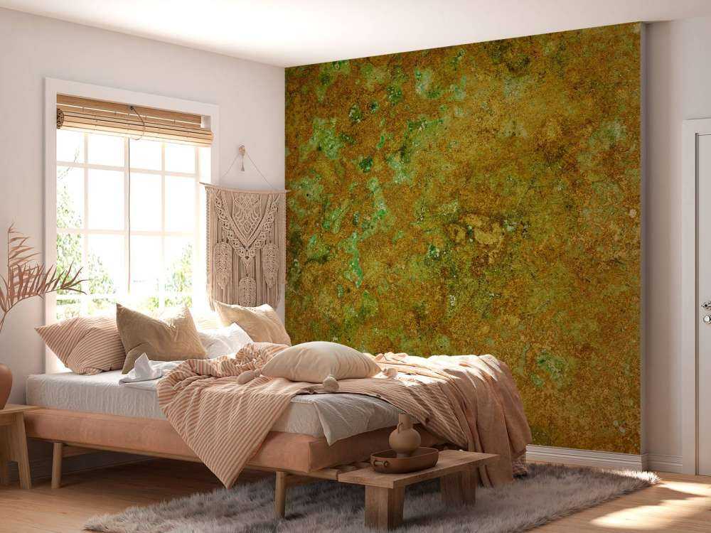 Structure coloured in gold