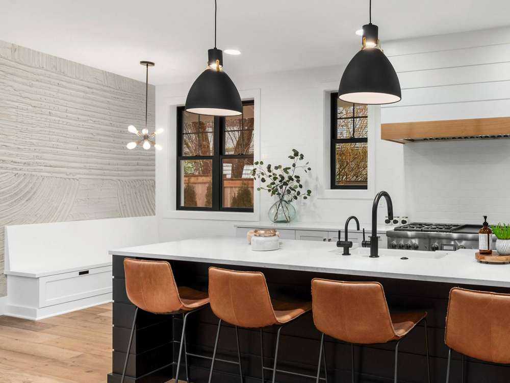 Lines and structures in off white