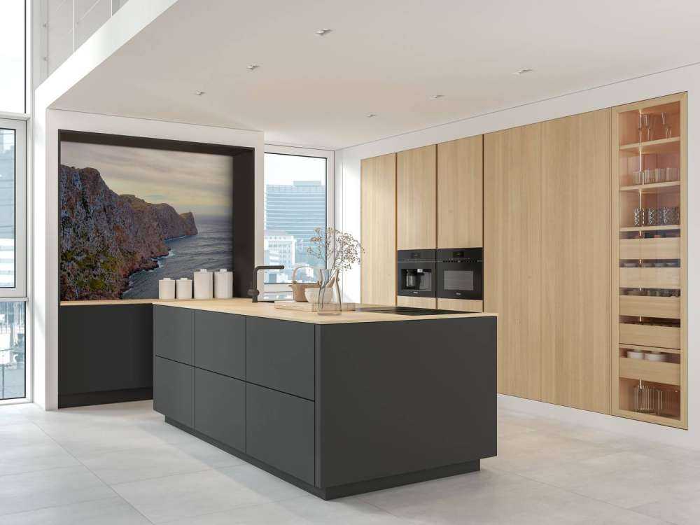 Rotswand aan de kust