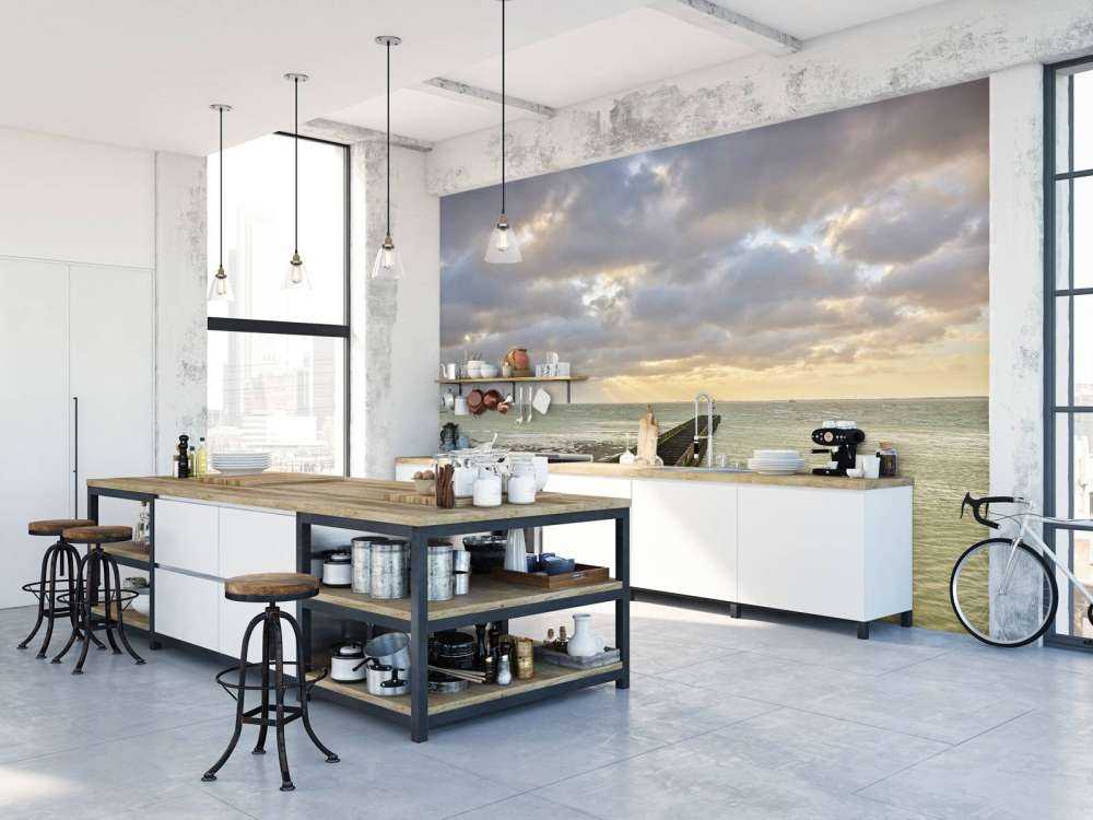 Golfbreker aan de kust