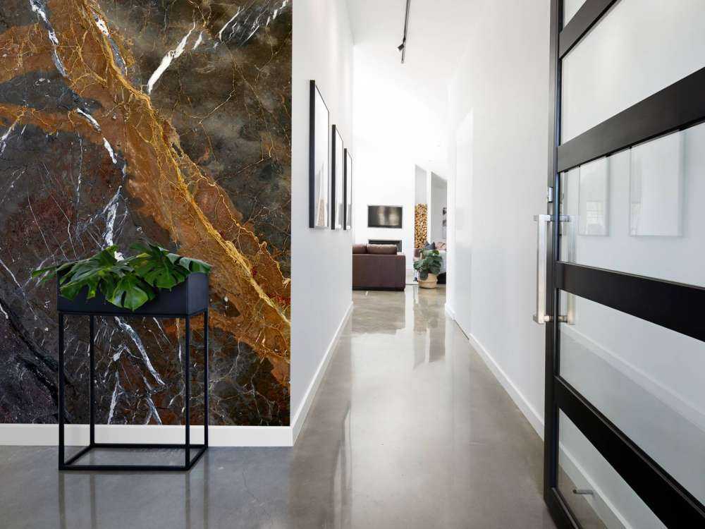 Marble with fine lines