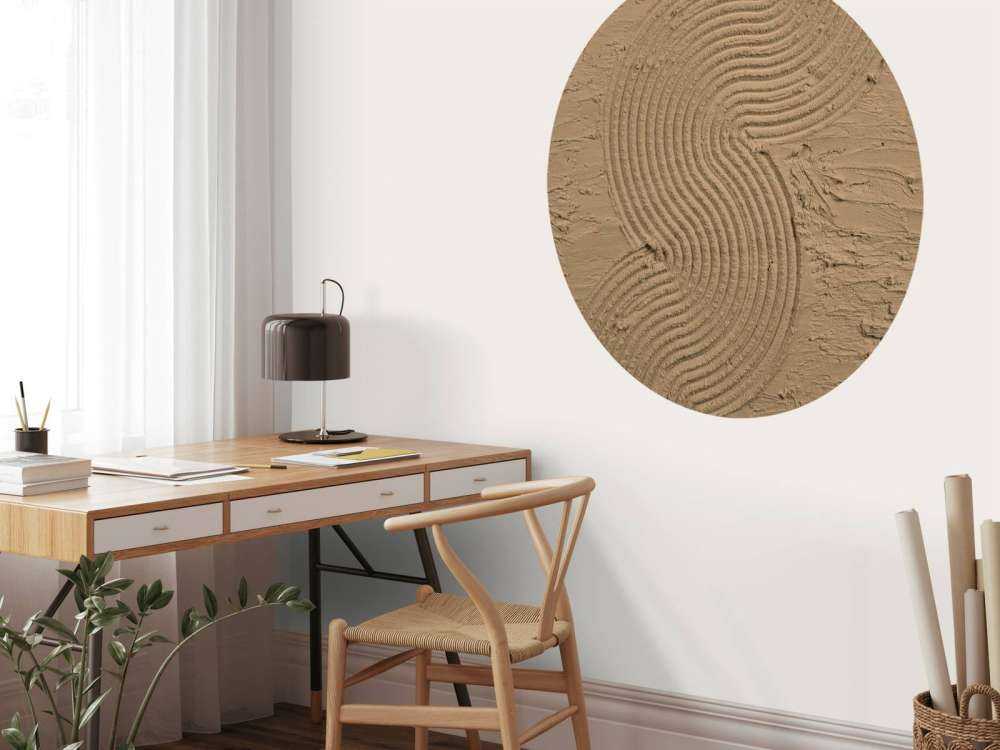 Organic lines and structures hem in gold brown