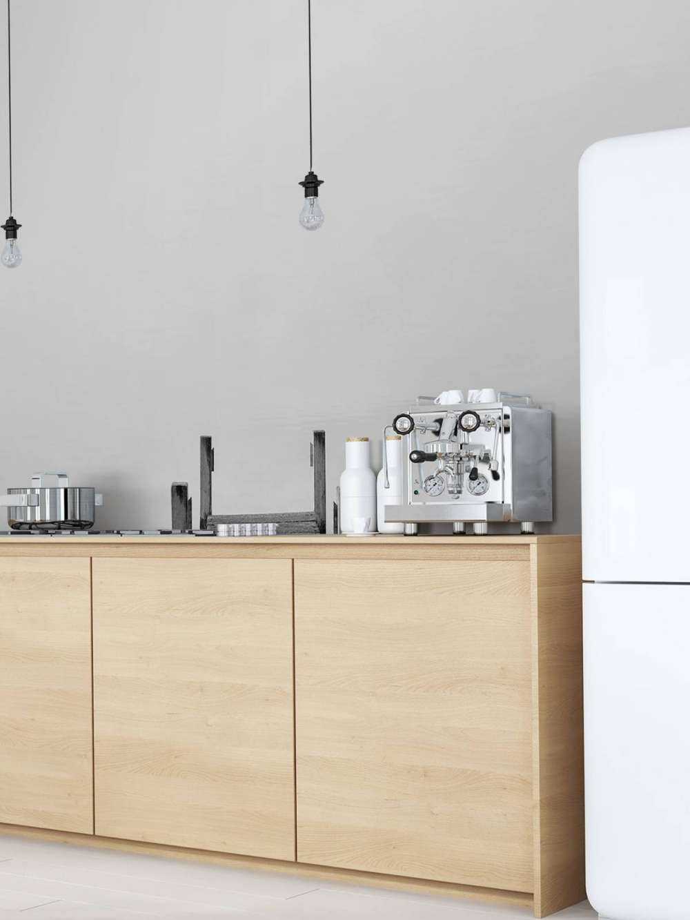 Steiger aan het water