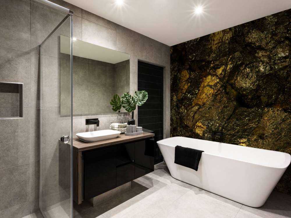 Stone with gold