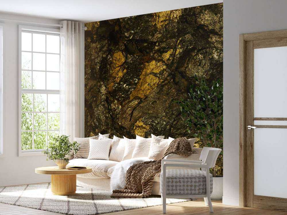 Stone with gold