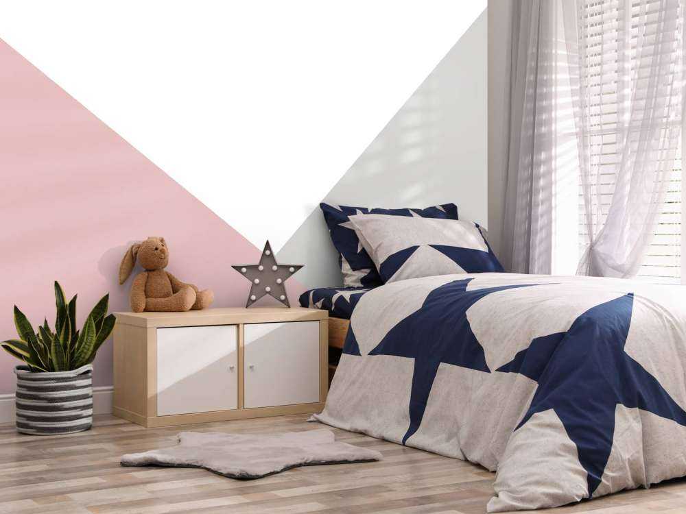 Pink and grey triangles
