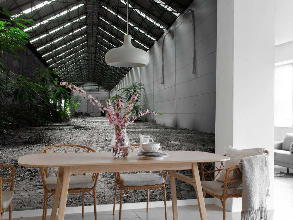 Industrial hall with plants