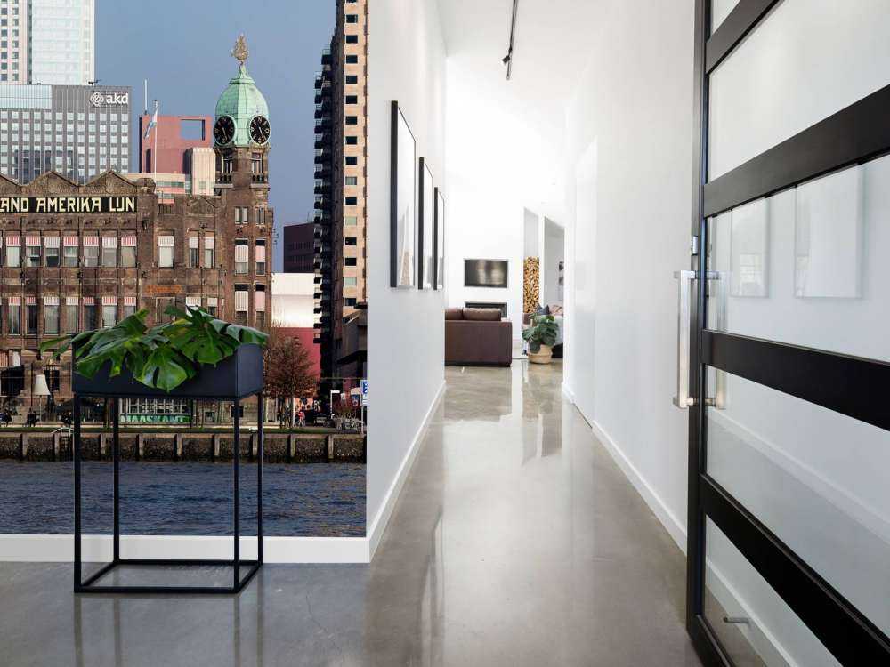 Hotel New York Rotterdam in color 