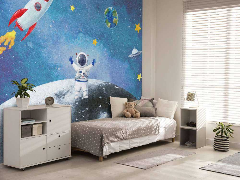 Astronaut on the Moon