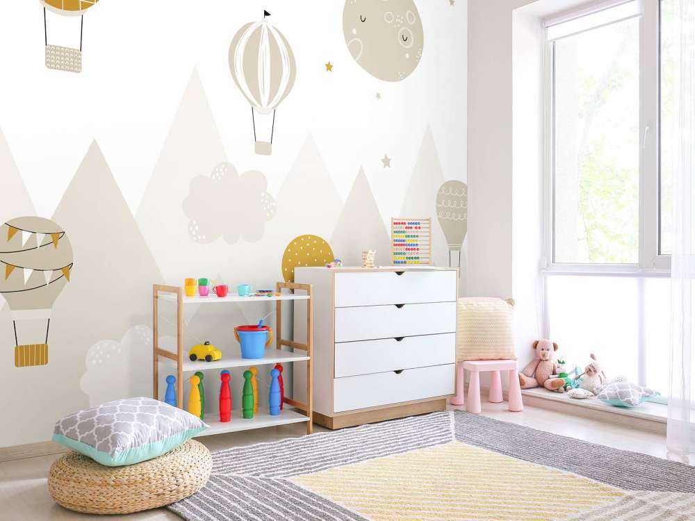 Hot air balloons through the mountains