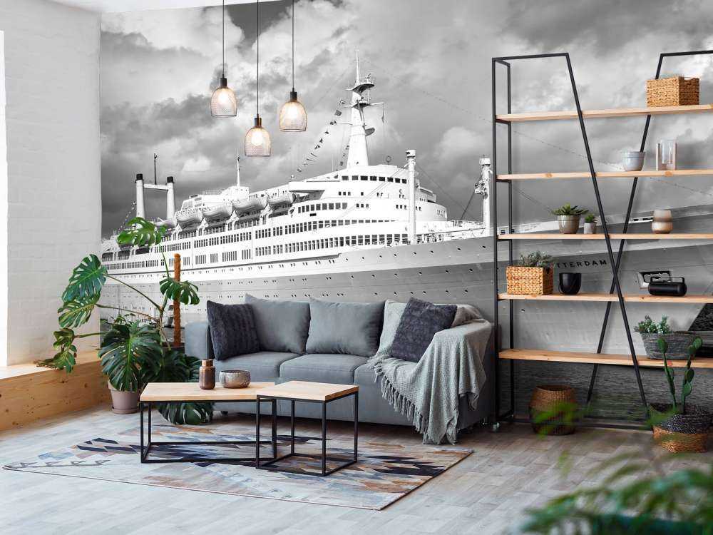 Timeless ocean classic in black and white