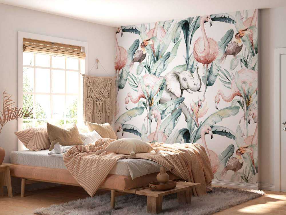 Animals between leaves