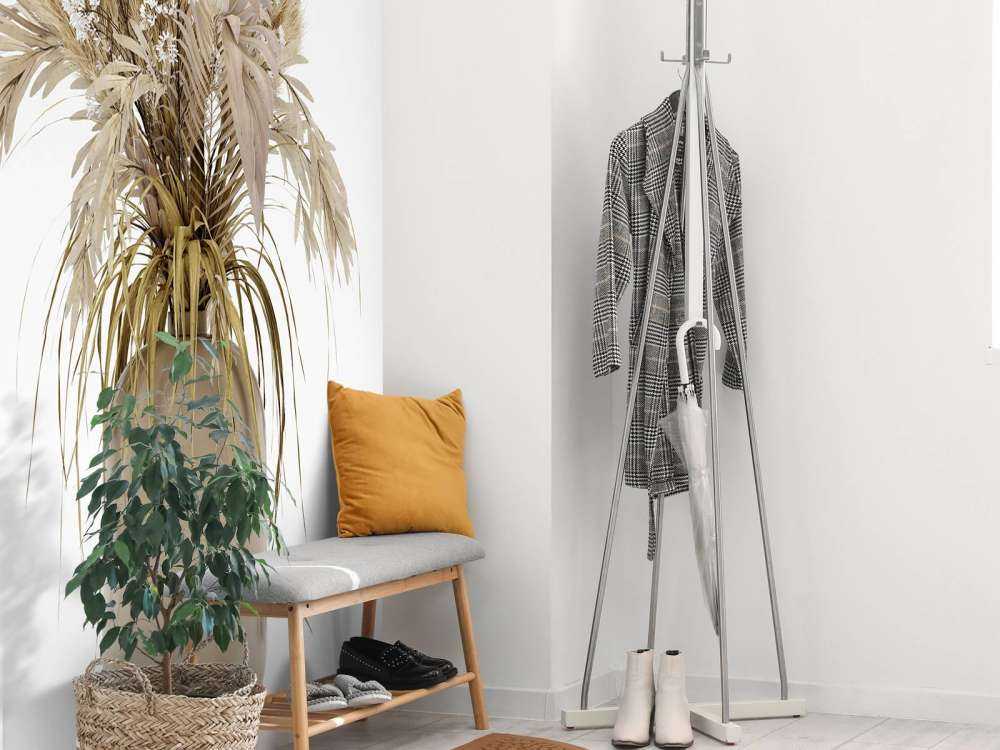 Beige planten in een vaas