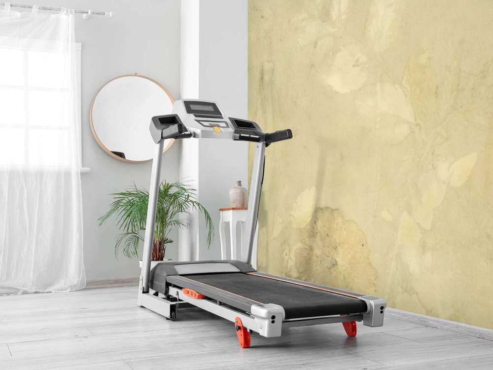 Plantain and wild geranium - dreamy green