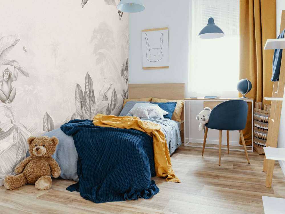 Playful jungle meeting