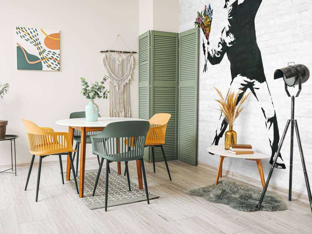 Banksy - Flower thrower, white bricks