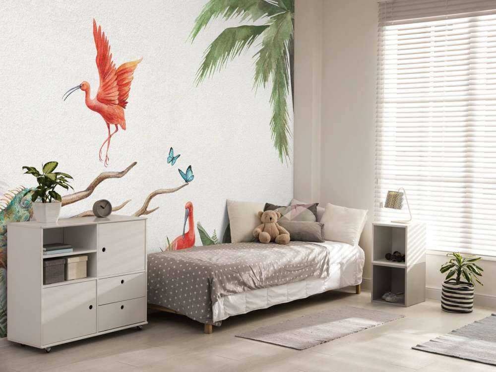 Branch with jungle animals