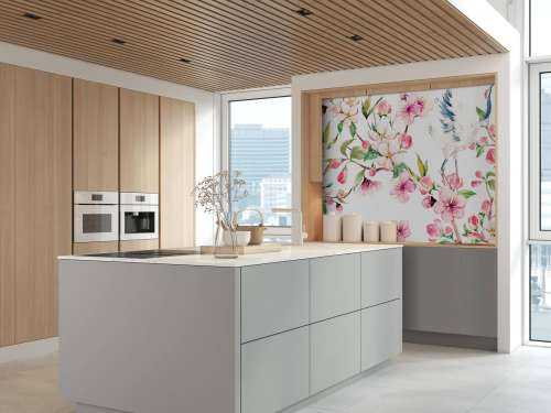 Peinture de grues avec fleurs