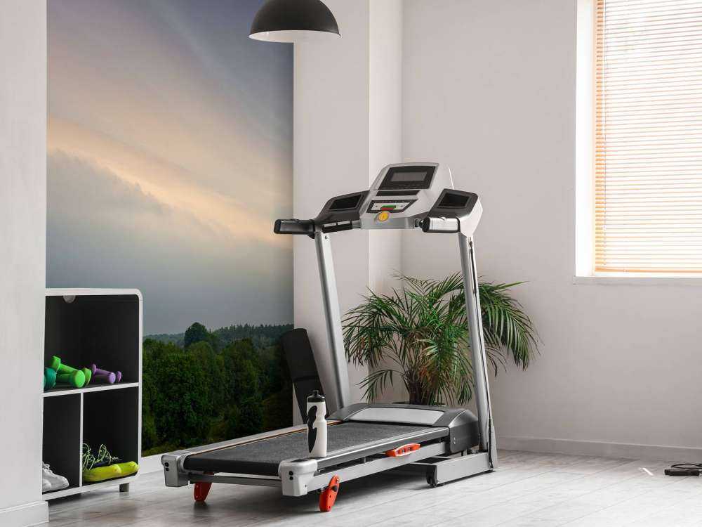 Dreigende plankwolk (Shelfcloud) boven heidegebied