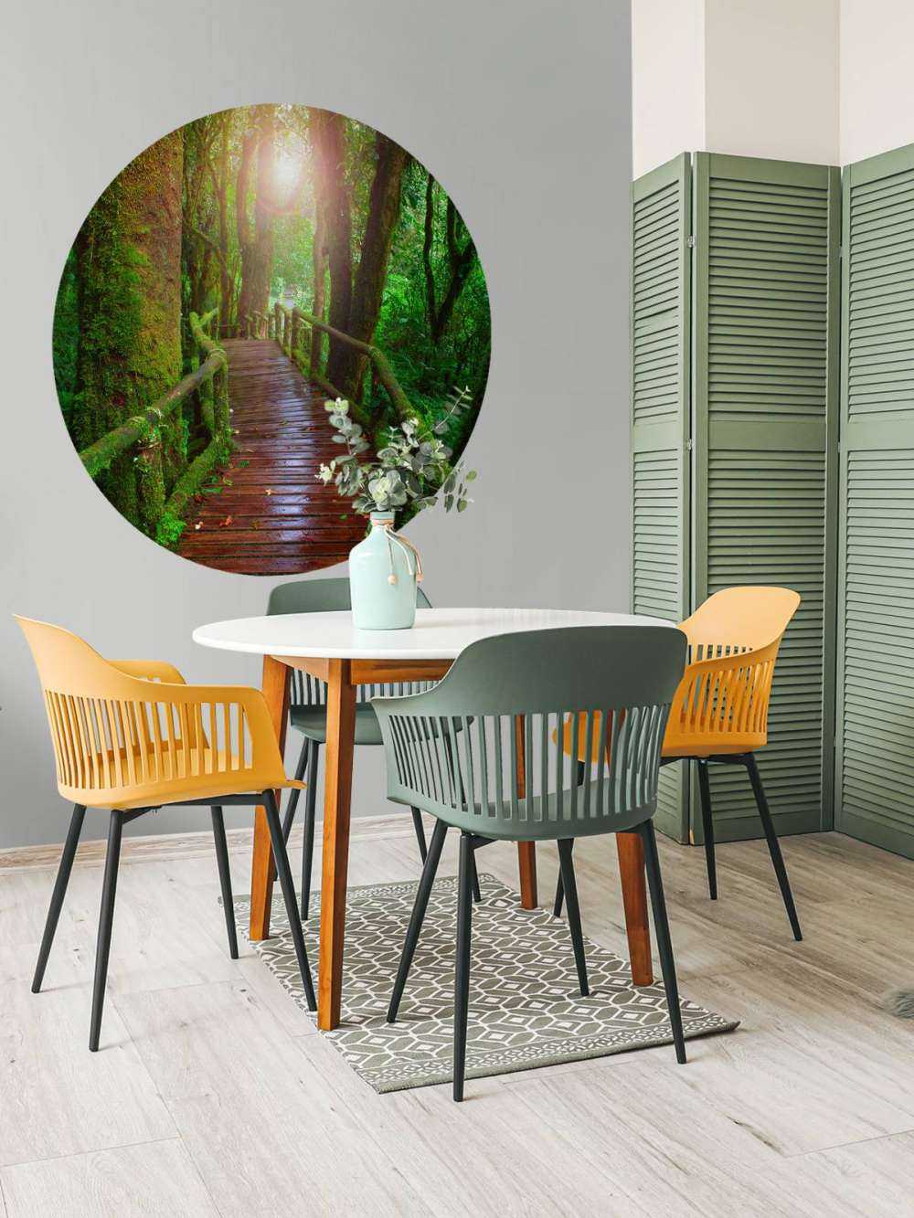 Behang met een houten brug