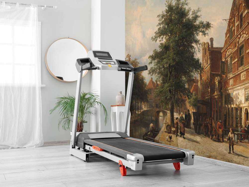 The Zuiderhavendijk in Enkhuizen