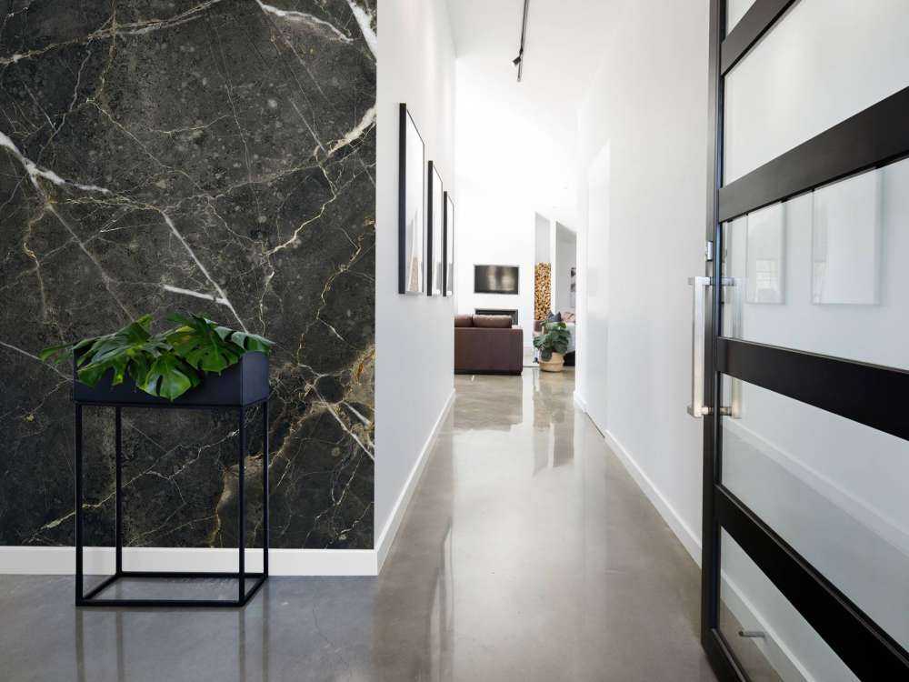 Marble with line structure