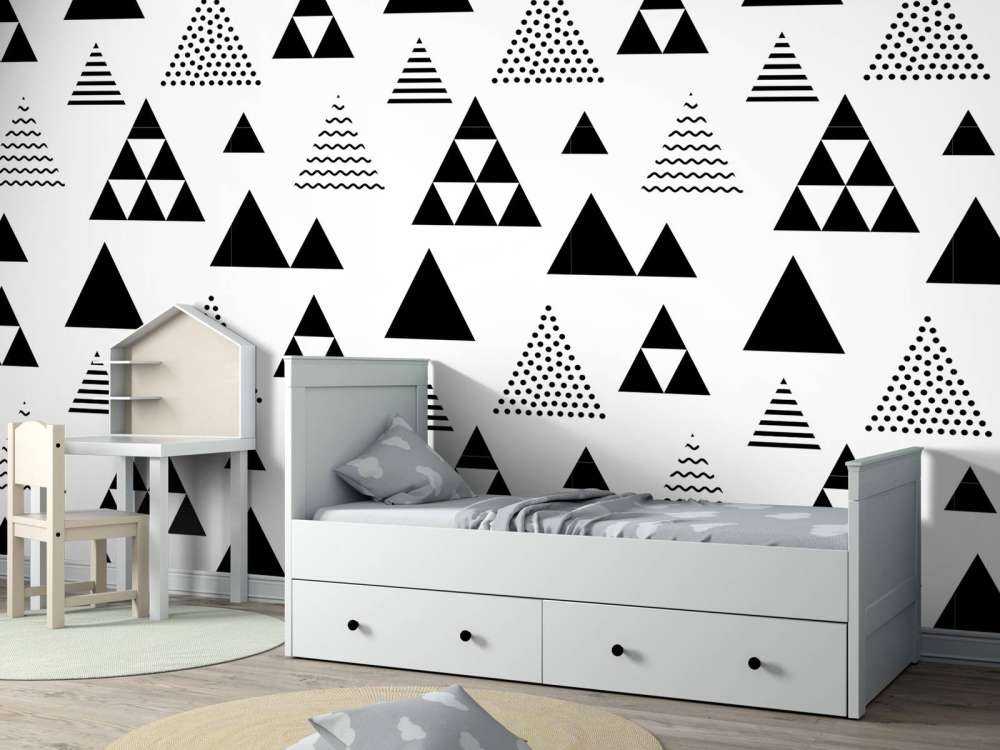 Triangles in black and white