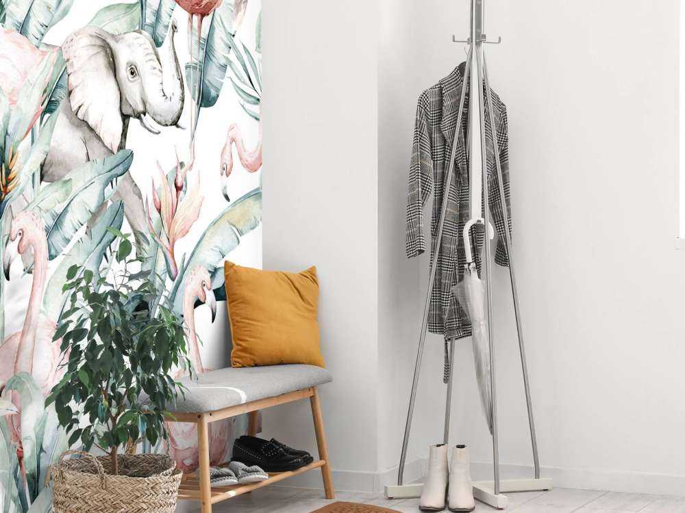 Animals between leaves