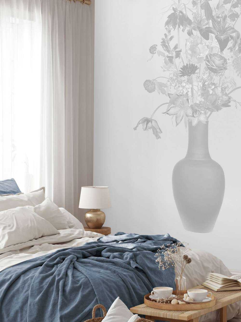 Generous flower bouquet black and white