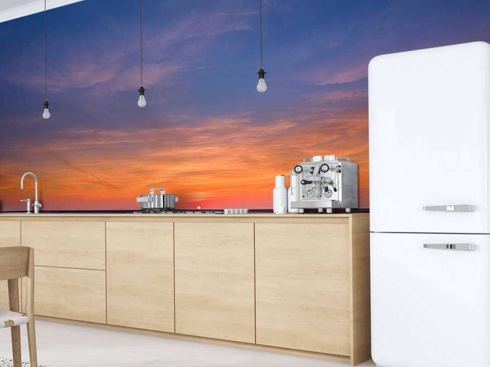 Zonsondergang met gekleurde lucht