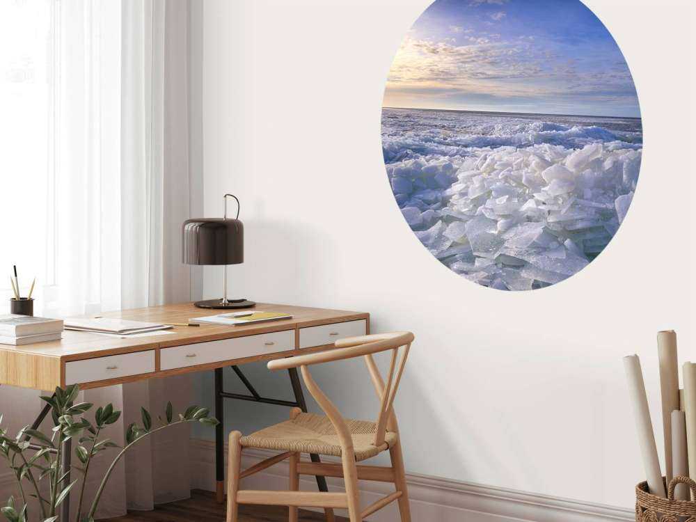 Crushing ice on the Ijsselmeer