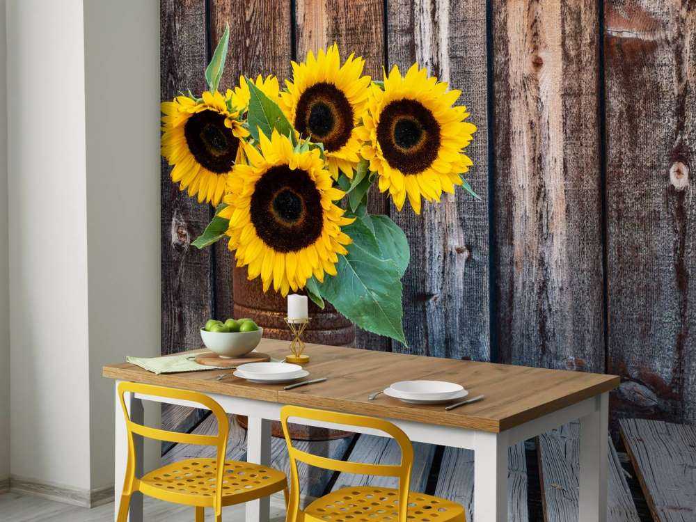 Vase with sunflowers